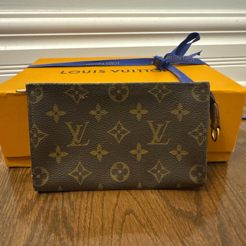 AUTHENTIC Louis Vuitton Brown and Gold Monogram Pouch